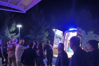 Kavgayı ayırmak isterken bacağından vuruldu