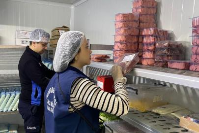 Kemer’de zabıtadan restoran ve kafe denetimi