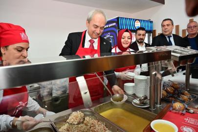 Kepez Kent Lokantası’na vatandaşlardan yoğun ilgi