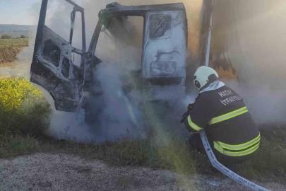 Kırıkhan’da kamyon yangını