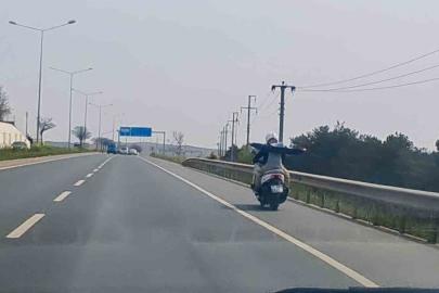 Kırıkkale’de motosiklette kasksız çocuğun tehlikeli yolculuğu kamerada