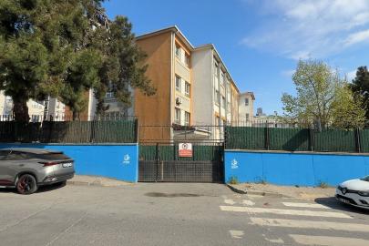 Kırmızı ışık ihlali yapan İETT otobüsü çocuğu altına aldı: O anlar kamerada