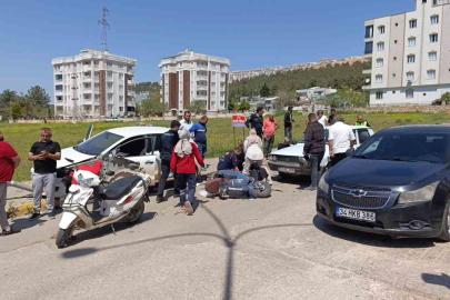 Kontrolden çıkan otomobil ışıklarda bekleyen araçlara çarptı: 3 yaralı