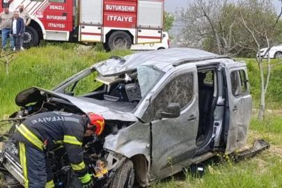 Kontrolden çıkan otomobil tarlaya girdi; 4 yaralı