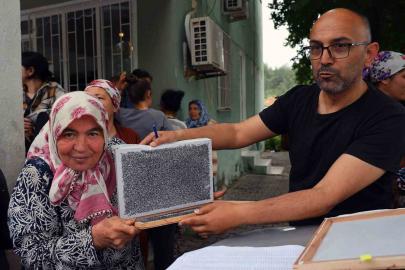 Köyceğiz’de 98 üreticiye İpekböceği larvası dağıtıldı