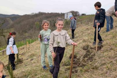 Köylerine hatıra ormanı kazandırdılar