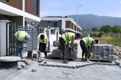 Kuşadası Belediyesi’nden Davutlar Mahallesi’ne kesintisiz hizmet