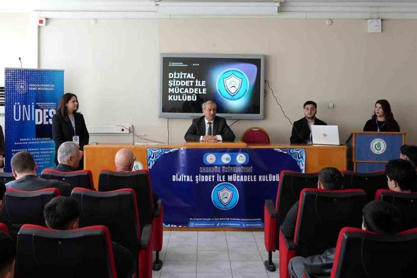 Lise öğrencilerine dijital farkındalık semineri düzenlendi