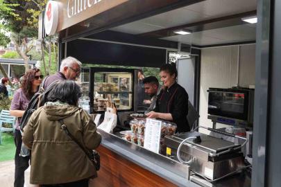 Menderes Park’ta Vegan Kafe dönemi yoğun ilgiyle başladı
