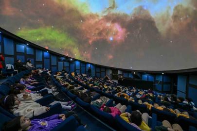 Mercan Bilim Merkezi planetaryumu çocukları evrenle buluşturuyor