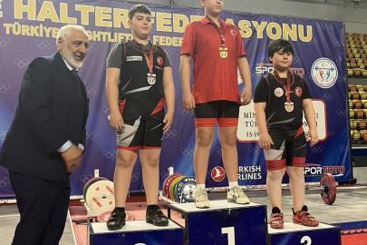Minik halterci Taha Toprak, Türkiye 2’ncisi oldu