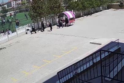 Minik yüreklerin polise yaptığı jest kalpleri ısıttı