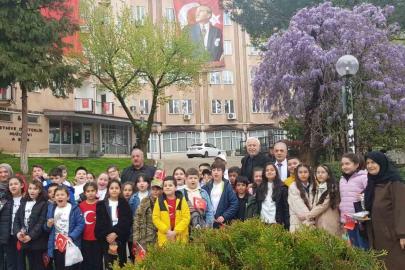 Miniklerden yürek ısıtan 23 Nisan kutlaması