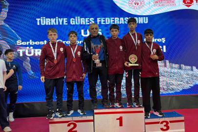 Muğla’lı U15 grekoromen güreş takımı, Türkiye ikincisi oldu
