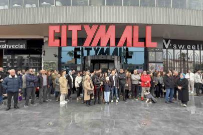 Mühürlenen CityMall AVM için basın açıklaması