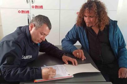 Müzisyen ATM’de unutulan 13 bin 100 lirayı zabıtaya teslim etti