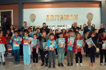 Öğrencilerden polislere anlamlı Polis Haftası sürprizi