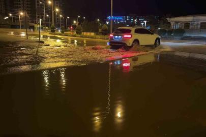 Osmaniye’de gece şiddetli yağmur etkili oldu