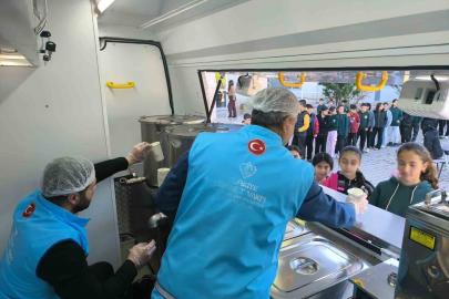 Osmaniye’de öğrencilere sıcak çorba ikramı