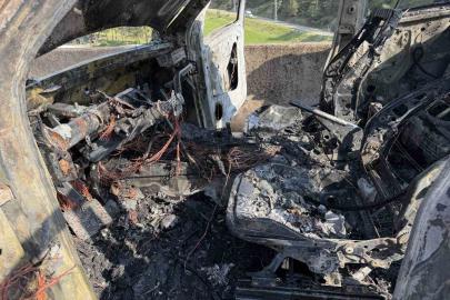 Osmaniye’de pikap alev alev yandı, sürücü son anda kurtuldu