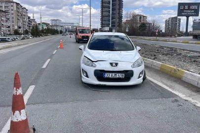 Otomobil çarpan kız çocuğu ağır yaralandı