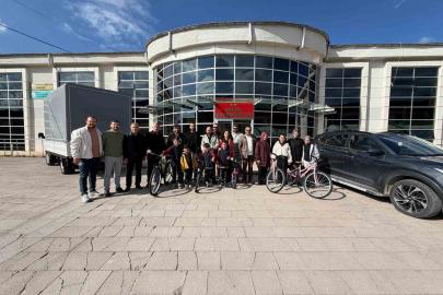 Ovacıklı öğrencilerin yüzü bisiklet desteğiyle güldü