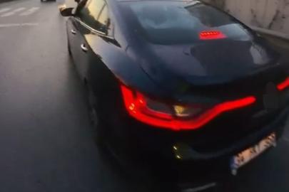 Pendik’te tehlikeli anlar: Yaya geçidinde yavaşlamayan sürücüye ceza yağdı