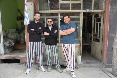 Pijamaları giyip geçmişe yolculuk yaptılar