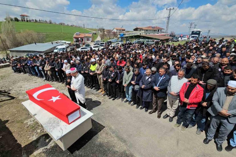 Rahatsızlanarak hayatını kaybeden kursiyer jandarma toprağa verildi