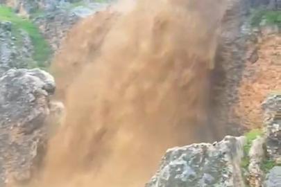 Sağanak yağış şelalelerin debisini yükseltti