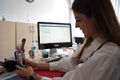 Sağlık çalışanları bu kez hayat kurtarmak için sevdiklerini aradı