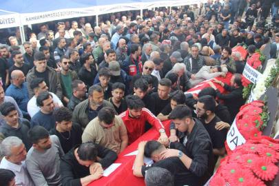 Saldırıda ölen 4 öğrenci gözyaşları içerisinde uğurlandı