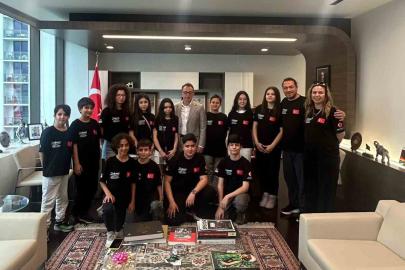 Salihli’den Miami Başkonsolosu’na Sardes Hediyesi