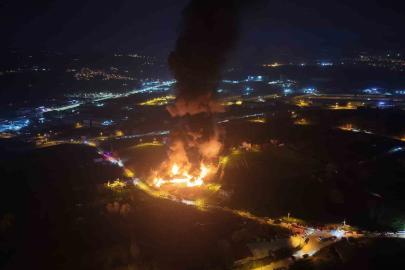 Samsun’da muz deposu yangını havadan görüntülendi