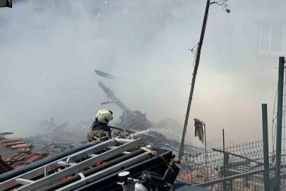 Sarıyer’de alev alev yanan gecekondu kullanılamaz hale geldi