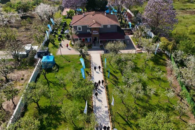 Saygınlar Kulübü Gölcük’te hizmete açıldı