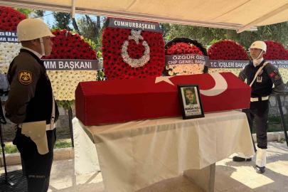 Şehit polisin cenazesinde gözyaşları sel oldu