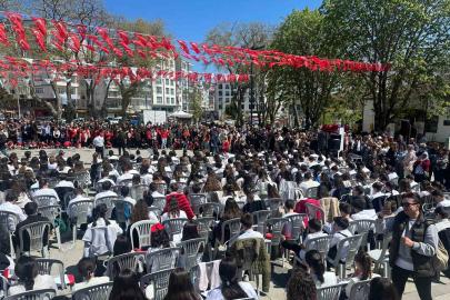 Sinop’ta maarifin kalbinde çocuk: 500 öğrenciden Türk marşları