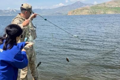 Şırnak’ta yasak dönemde yakalanan balıklar doğaya kazandırıldı