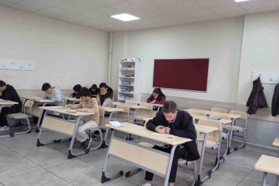 Sivas’ta öğrenciler manevi ödül için ter döktü