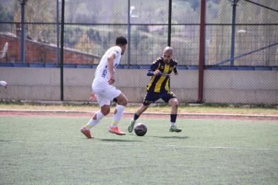 Söğütspor kendi evinde fırsatı tepti