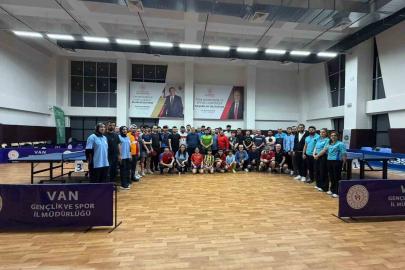 Spor Van Masa Tenisi Ligi devam ediyor