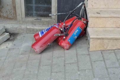 Sultangazi’de kağıt ambalajı yapan iş yerinde korkutan yangın