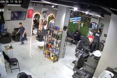 Sultangazi’de kuaförde  ilginç anlar kamerada: Kedi müşterileri kovaladı