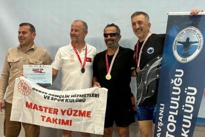 Tavşanlı’da açılan yüzme havuzu 3 çocuk babasını şampiyon yaptı