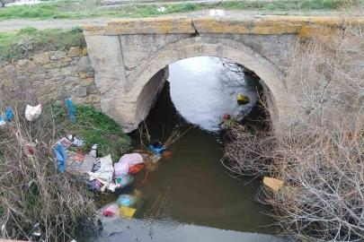 Tavşanlı’da bilinçsizce hareket çevre kirliliğine sebep oluyor