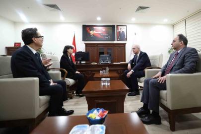 TBMM Başkanı Kurtulmuş, Koreli milletvekilini tedavi gördüğü hastanede ziyaret etti