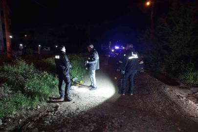 Telefon alışverişinden kalan 24 bin TL alacaklarını almaya giden kardeşler mermilerin hedefi oldu