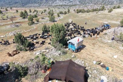 Toroslar’da Yörük göçü başladı: Sarıkeçililer yayla yolunda