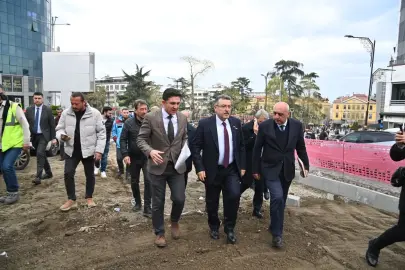 Trabzon'da Başkan Genç, Meydan’daki dönüşümü yerinde inceledi